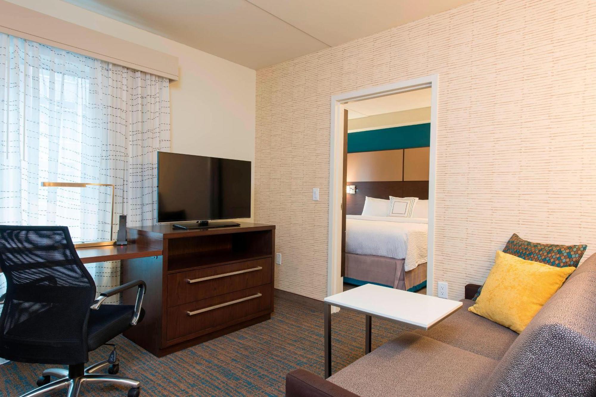 By Marriott Downtown 3*
