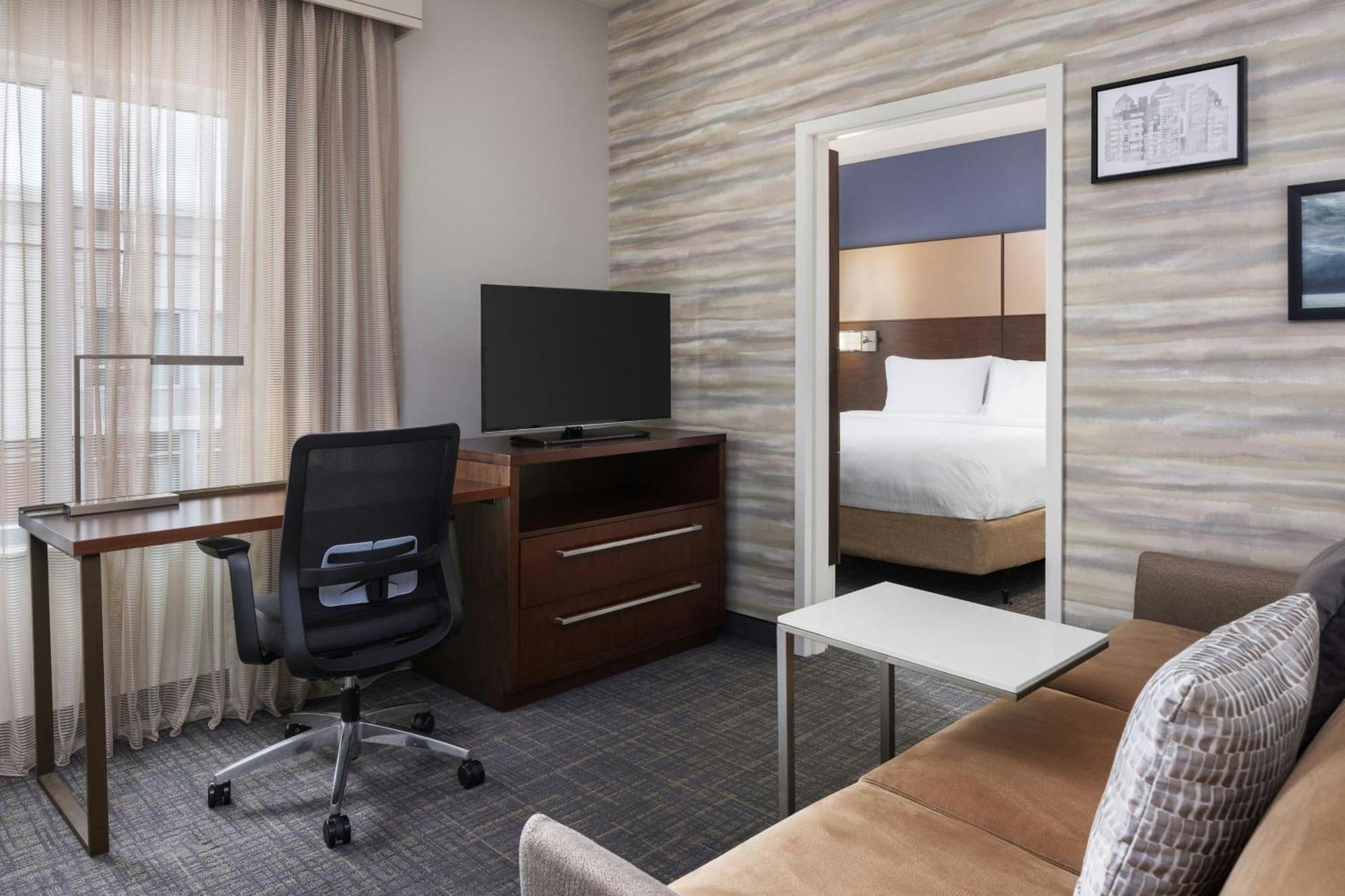 By Marriott Downtown Hotel