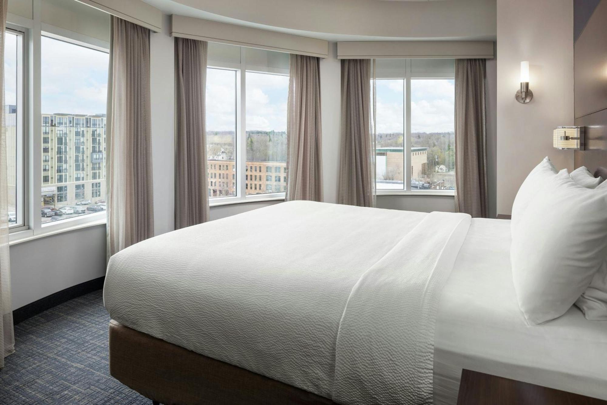 By Marriott Downtown Hotel 3*