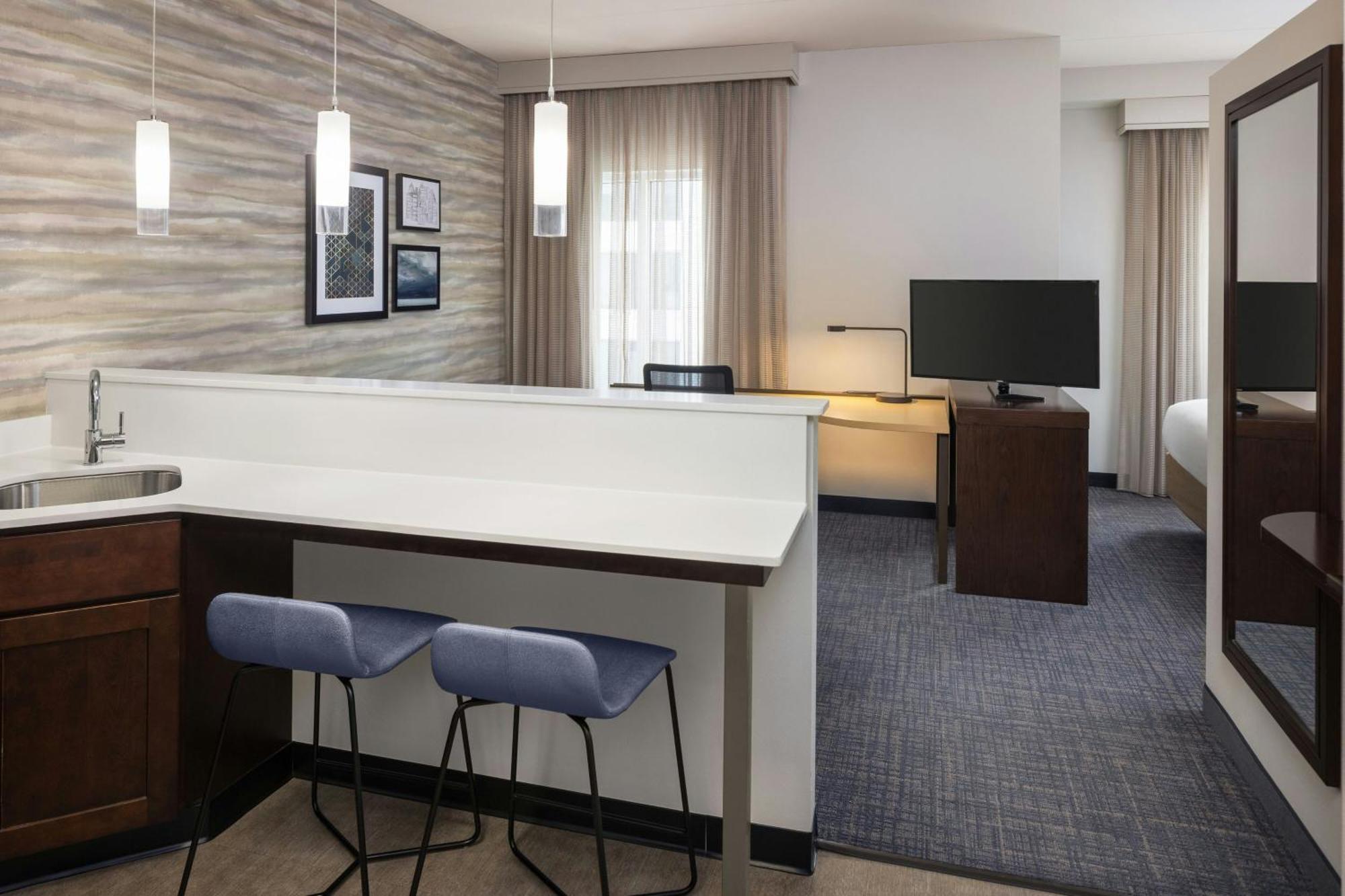 By Marriott Downtown Hotel 3*