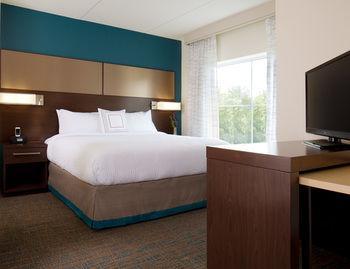 By Marriott Downtown Hotel 3*